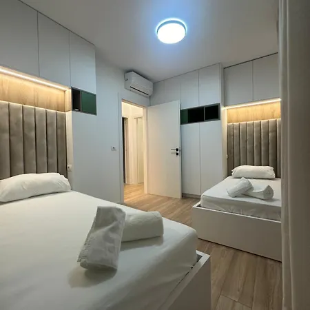 Escaped In Apartman